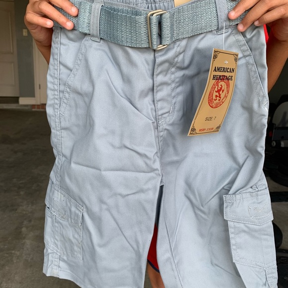 Boys cargo shorts w/belt - Picture 2 of 3